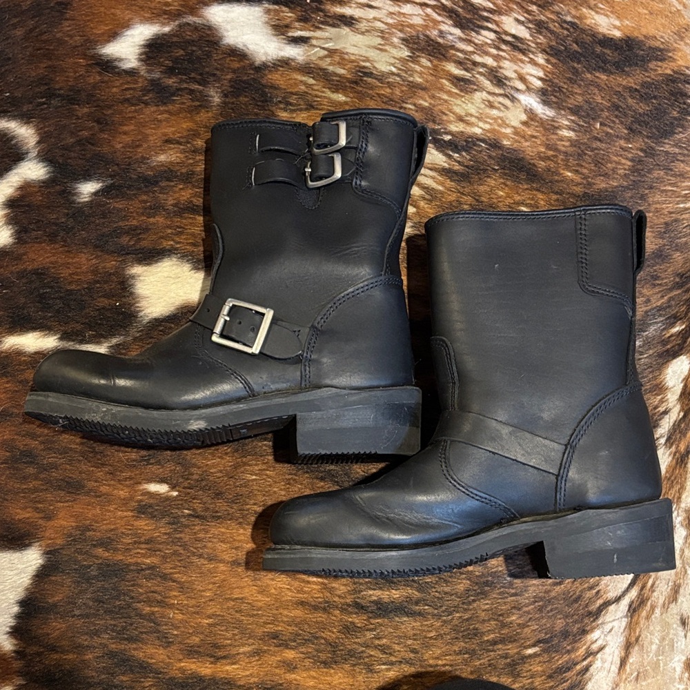 Women’s leather buckle motorcycle boots